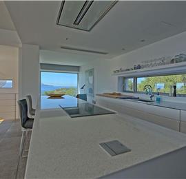 5 bedroom luxury villa with infinity pool, sea views and tennis court near Chania, sleeps 10